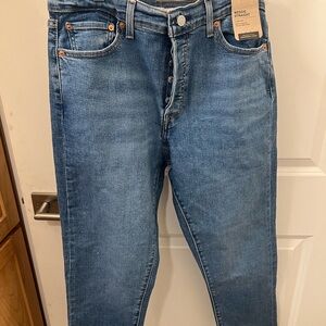 Size 14 Short BNWT Woman Levi’s Jeans